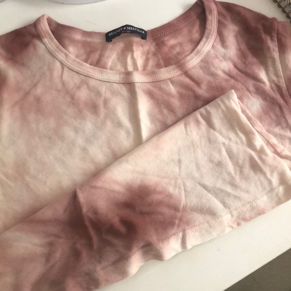 Brandy Melville Tee - Picture 2 of 5